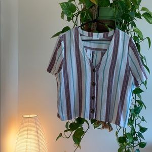 Short sleeve button up crop top!